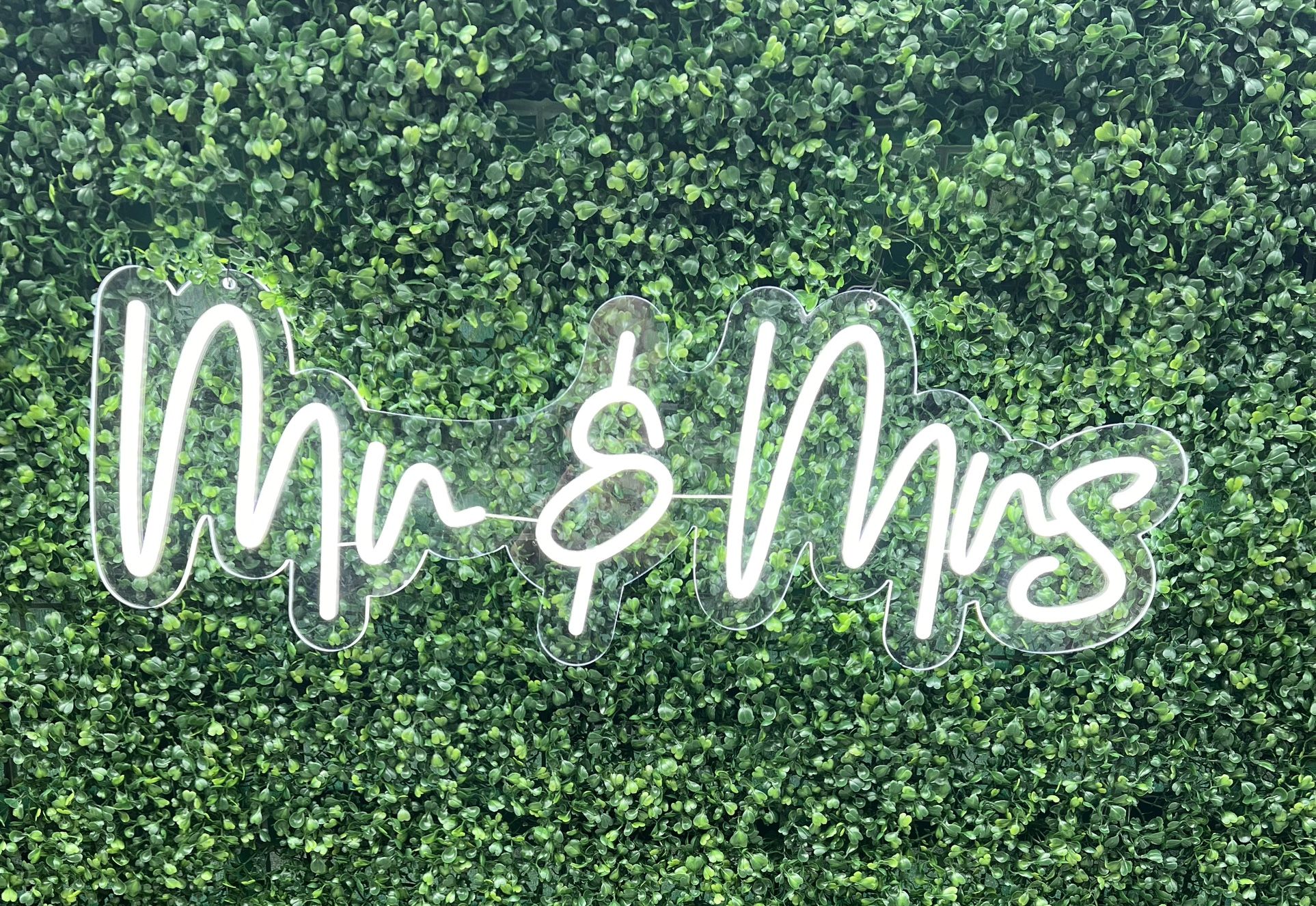 Mr & Mrs LED Neon Sign