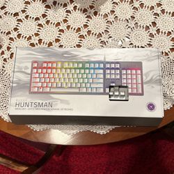 Mercury White Full Size Razer Huntsman: Opto-Mechanical Gaming Keyboard