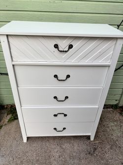 Chest of drawers