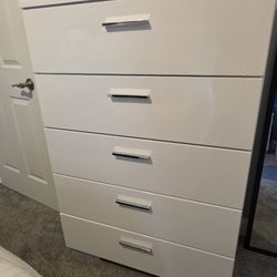Beautiful 5 Drawer Chest Modern 