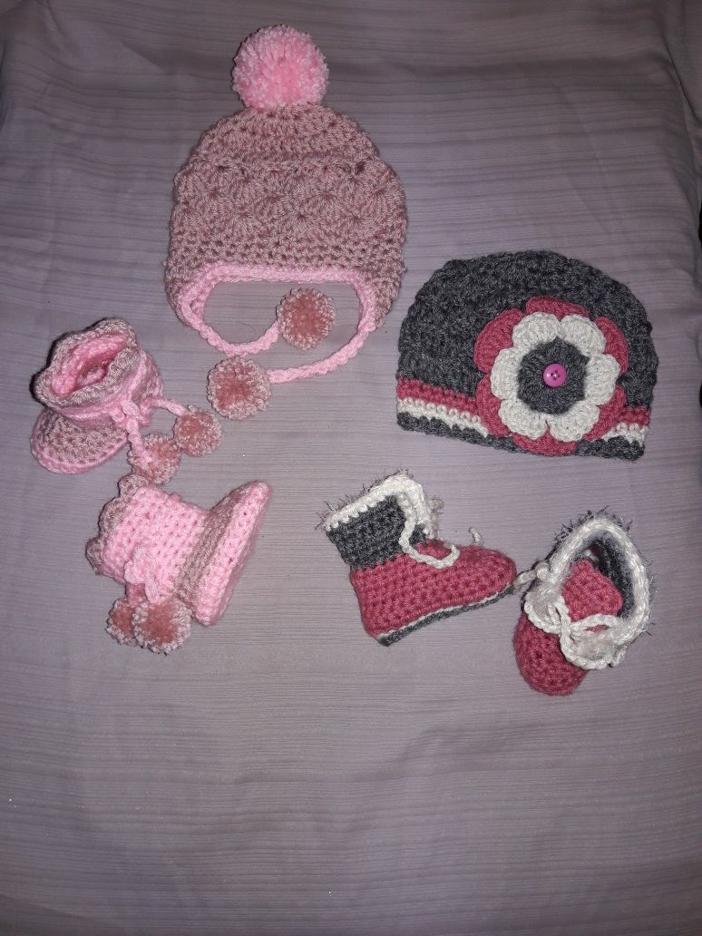 Baby boots end beanies a crochet