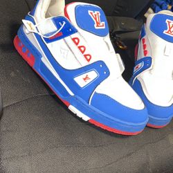 LV size 10 red in blue