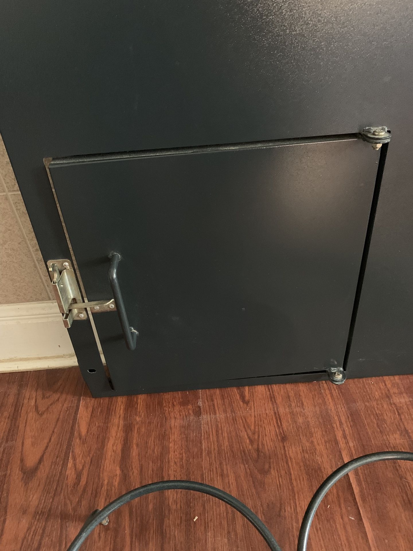 Retriever dog kennel rotating feeder for Sale in Austin, TX OfferUp