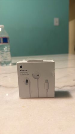 EarPods lightning connector