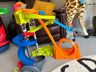 Hot wheels tower $10