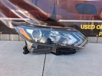 2020 2021 2022 NISSAN ROGUE SPORT HEADLIGHT HEADLAMP RIGHT SIDE ORIGINAL USED
