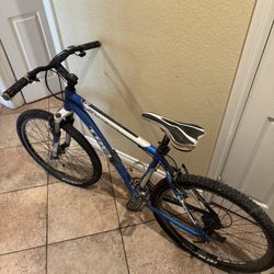 3700 TREK Bike - Mountain