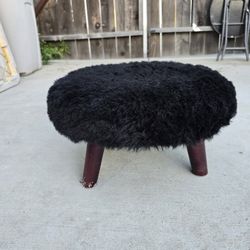 OTTOMAN OR STOOL SHORT 