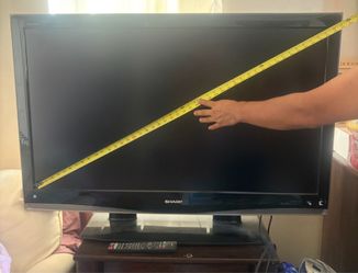 46 inch Sharp Aquos TV