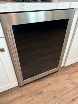 Electrolux wine fridge - needs repair