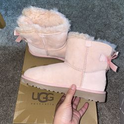 NEVER WORN Pink Ugg Boots