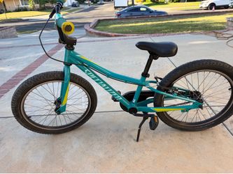 Specialized Riprock 20” Kids Bike – Great Condition : note small warp in rear wheel