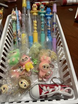 Labubu Random Gift Grab.  3 Pcs Total In Gift Bag