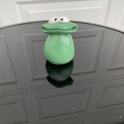 The Scared Little Frog Statue 