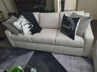 Living Spaces 84" Sofa