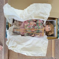 Designer's Guild Collectin Doll "Poor Ellice"