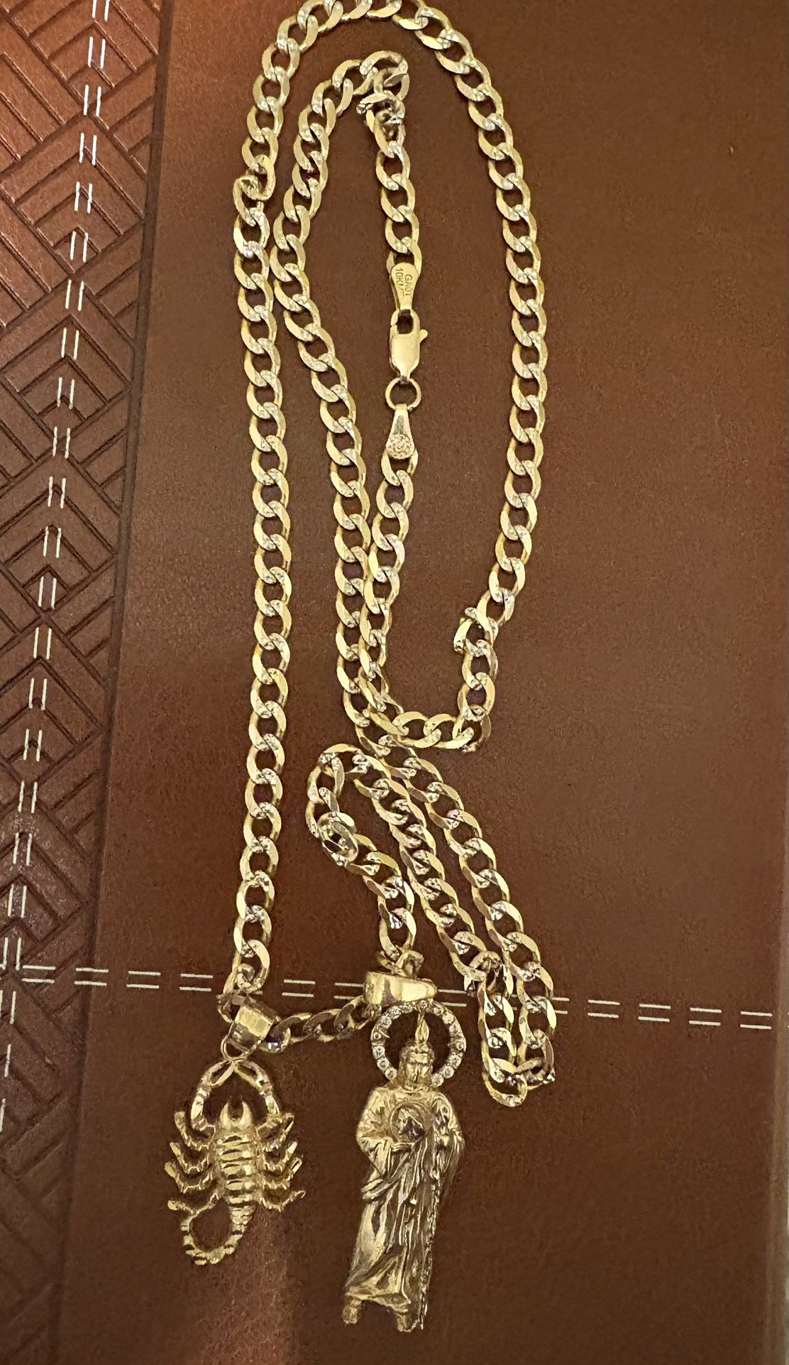 10k Dimond Cut Chain And Two Pendants Solid Gold Like New 28 Grams Together 1750