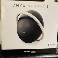 ONYX studio 8 Bluetooth Portable Speaker- Harman/Kardon 