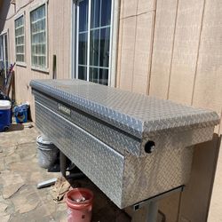 Crossover Tool box husky