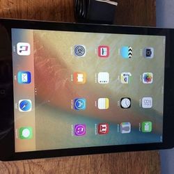 APPLE IPAD AIR $160