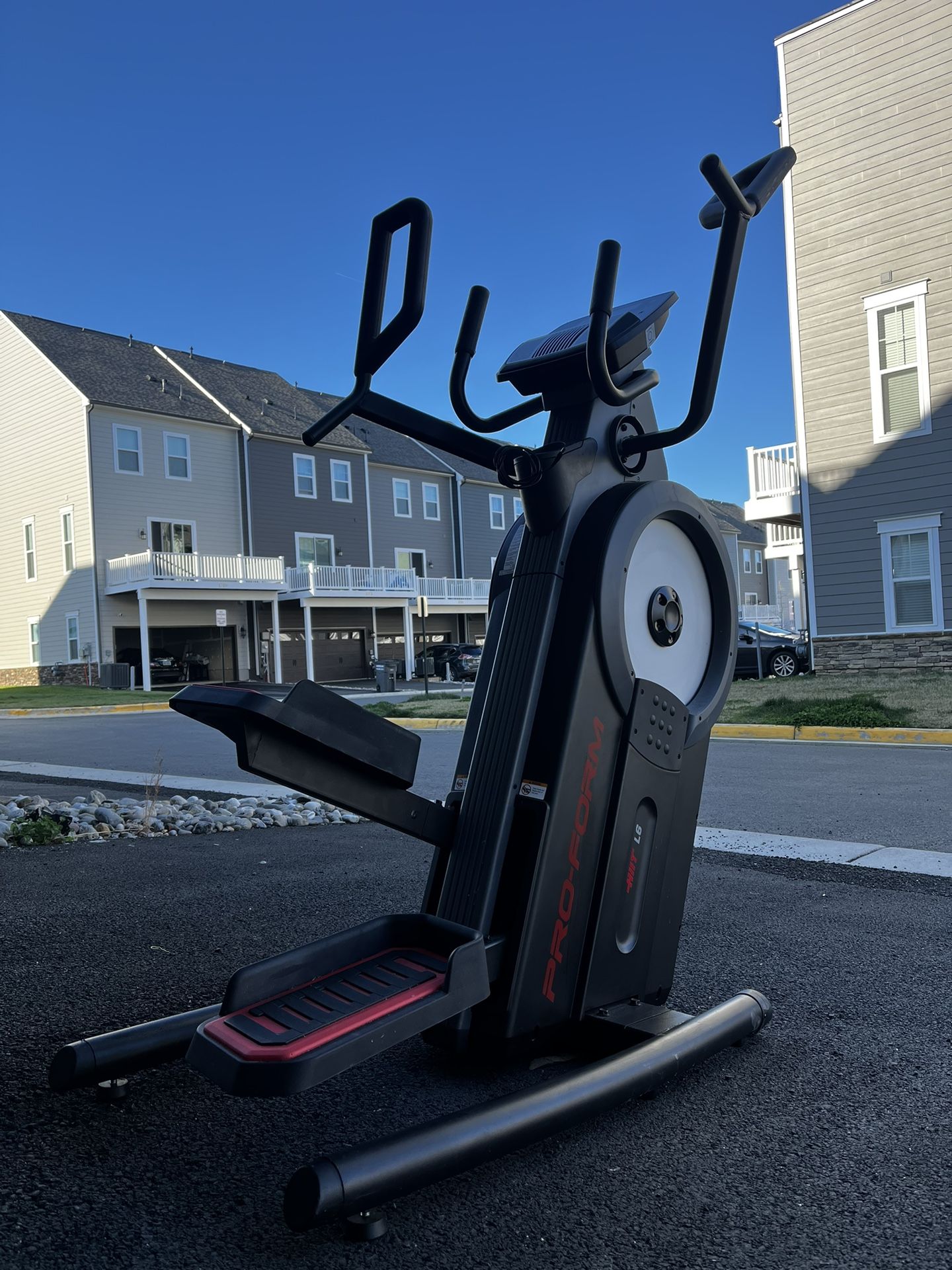 Pro Form HIIT L6 Elliptical trainer