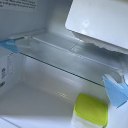 Hi-Sense Mini Fridge 