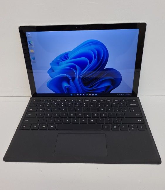 Microsoft Surface Pro 4
Windows 11
Intel Core i5
8GB RAM
256GB SSD