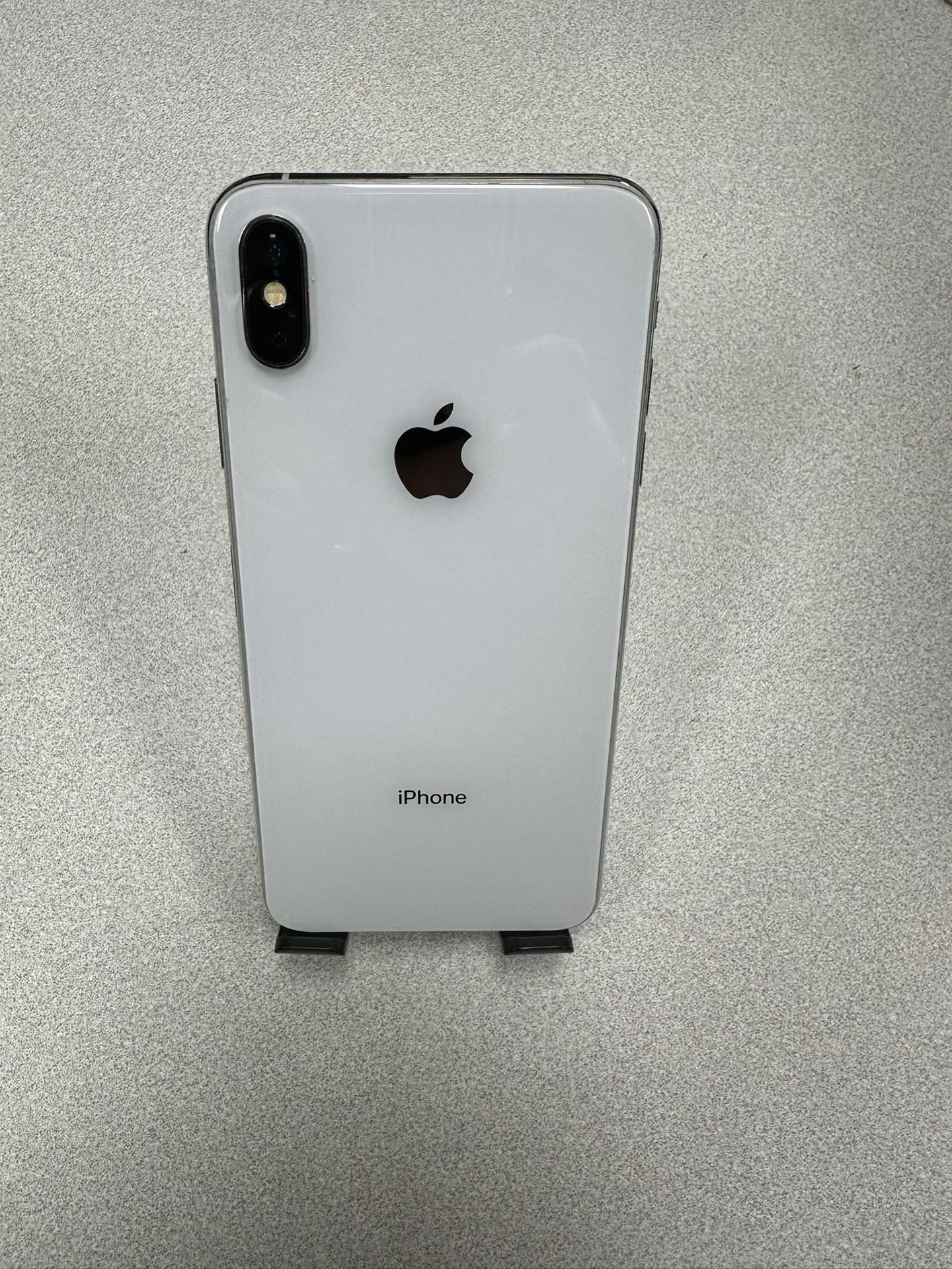 IPHONE XS MAX UNLOCKED TO ANY CARRIER 64GB SILVER