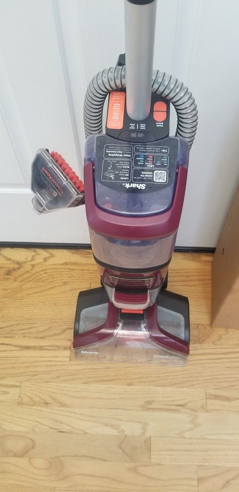 SHARK SHAMPOO CARPET CLEANING SOLUTION SYSTEM  ,  WITH ATTACHMENTS  , AMAZING POWER SUCTION. , WORKS EXCELLENT  ,