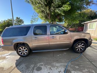 2011 GMC Yukon Denali