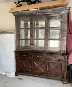 China Hut for Dining Room