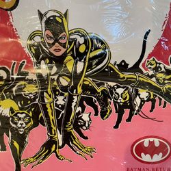 Batman Returns Vintage 1991 12.75"X20" Book Covers (2 Pack) - SEALED! RARE! Condition is brand new factory sealed! There appears to be some light crea
