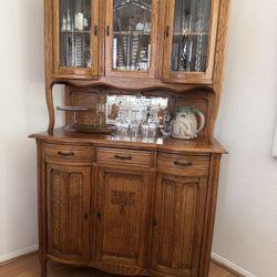 Beautiful, Ornate Oak China Cabinet