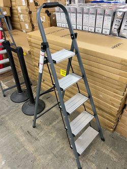 Folding 5-Step Ladder with Handle