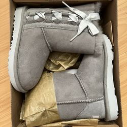 *BRAND NEW* Toddler Girl UGGS Size 10