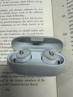Beats Solo buds