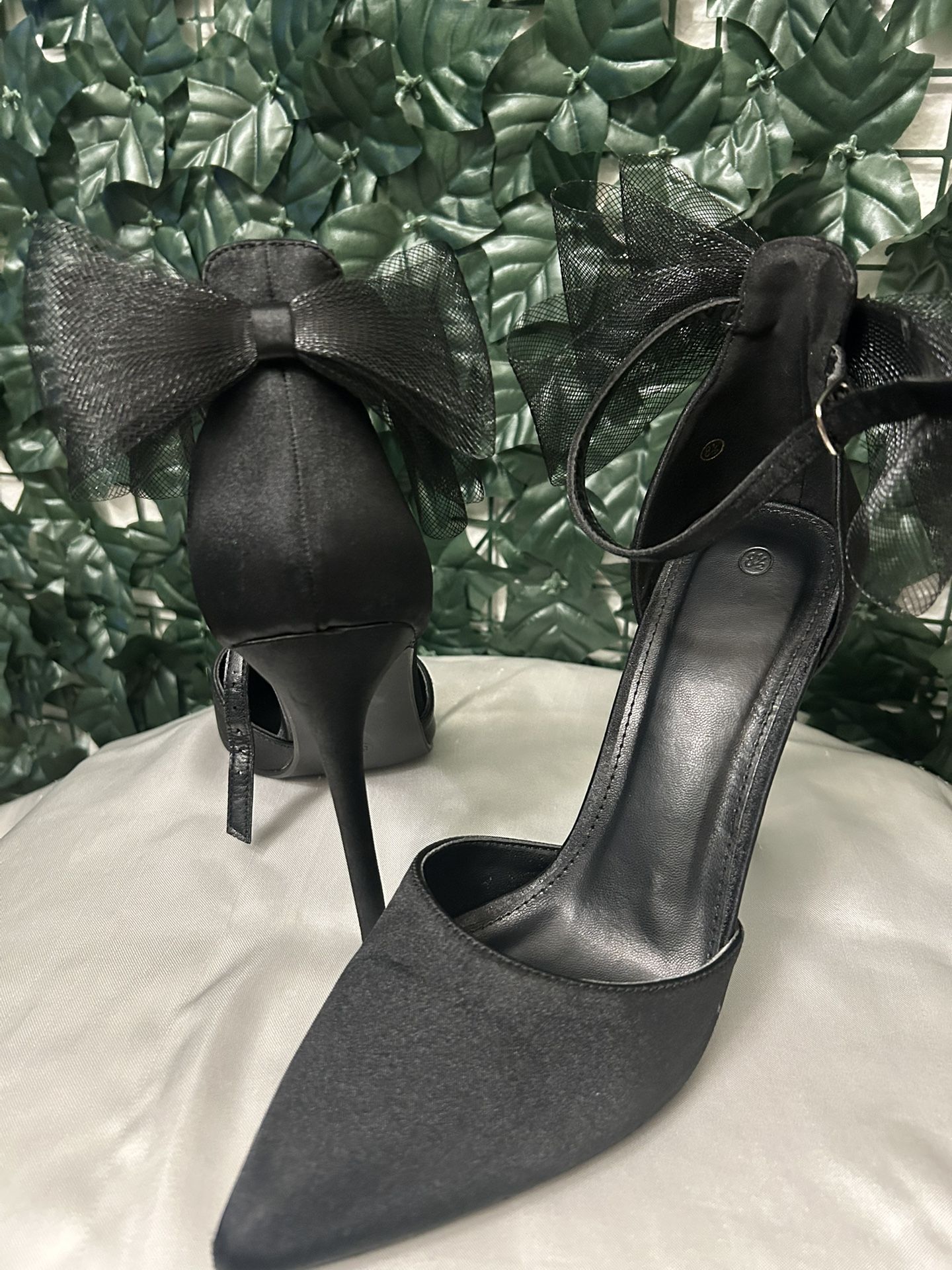 Black Elegant Heels Size 8 1/2