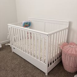 Graco Storage Crib 