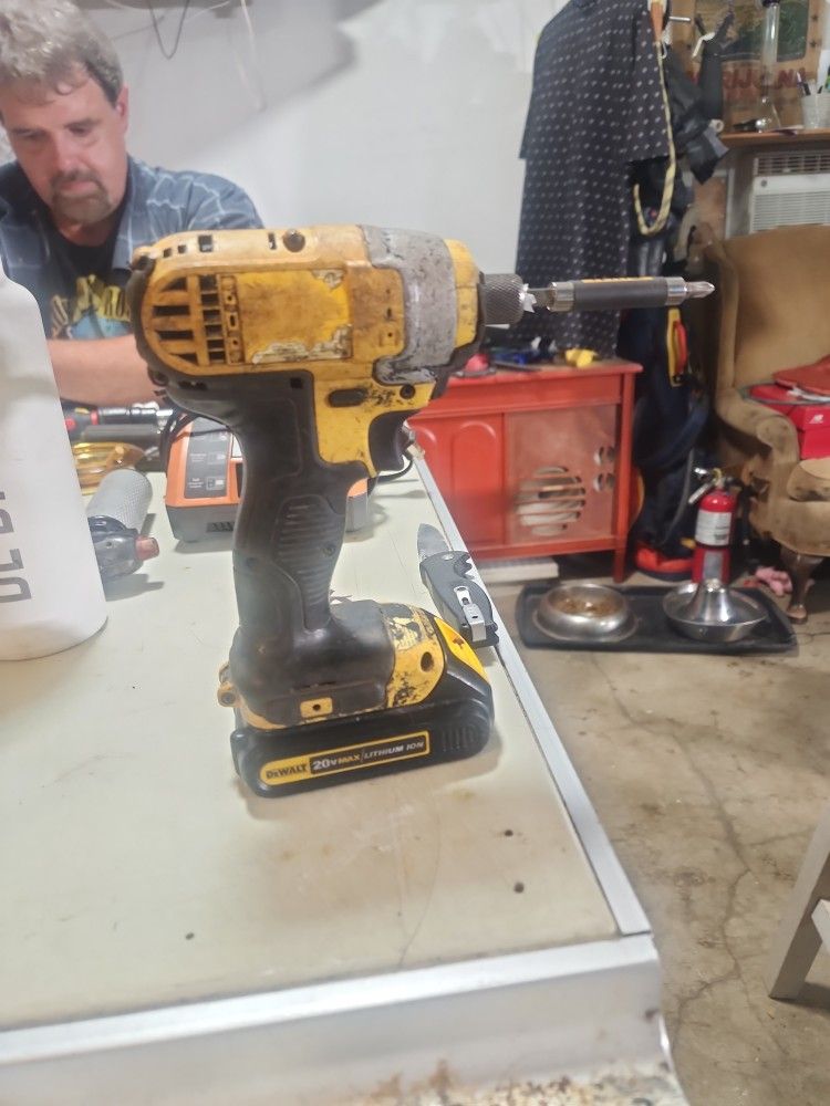 Dewalt Cordless DRILL