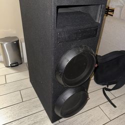 Vendo La Caja Es Para Subwoofers 10 Pulgadas 