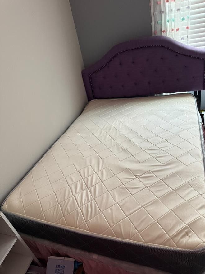 Full/Queen Headboard Full Matress
