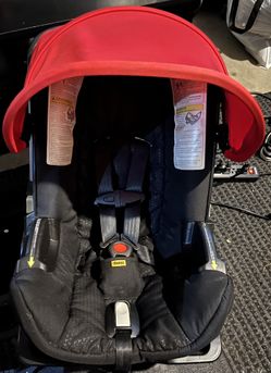 Doona Car seat w/Base.  