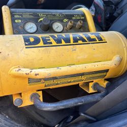 Dewalt 4.5 Gallon Compressor