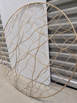 Round Gold Metal Wire Wall Art