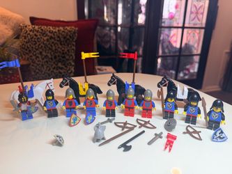 Lego Castle 1984 Vintage 1 Knight, 9 Staff & 4 Horses w/ Accs. Knights (Northridge)