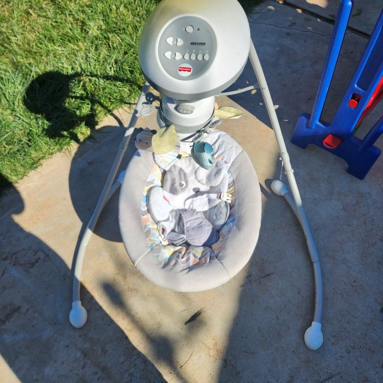 Baby Swing - Fisher Price