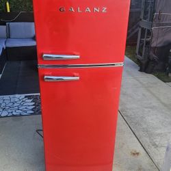 Galanz Retro Fridge 