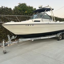 Chaparral 234 Walkaround Cuddy 