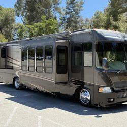 NEW TIRES, 2006 Gulf Stream Motorhome, 68k Miles, Class A
