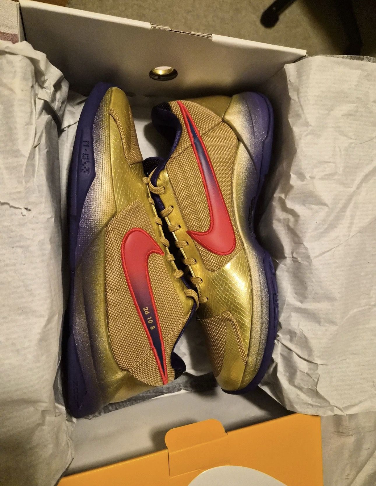 DS NEW NIKE KOBE 5 UNDEFEATED SIZE 10